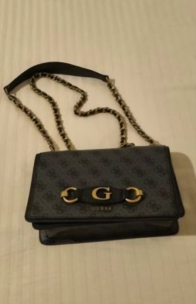 Sac � main Guess 50 La B�tie-Montgascon (38)