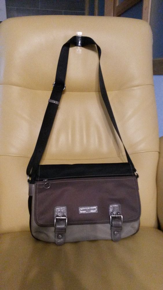 Sac � main LANCASTER 45 Boisemont (95)