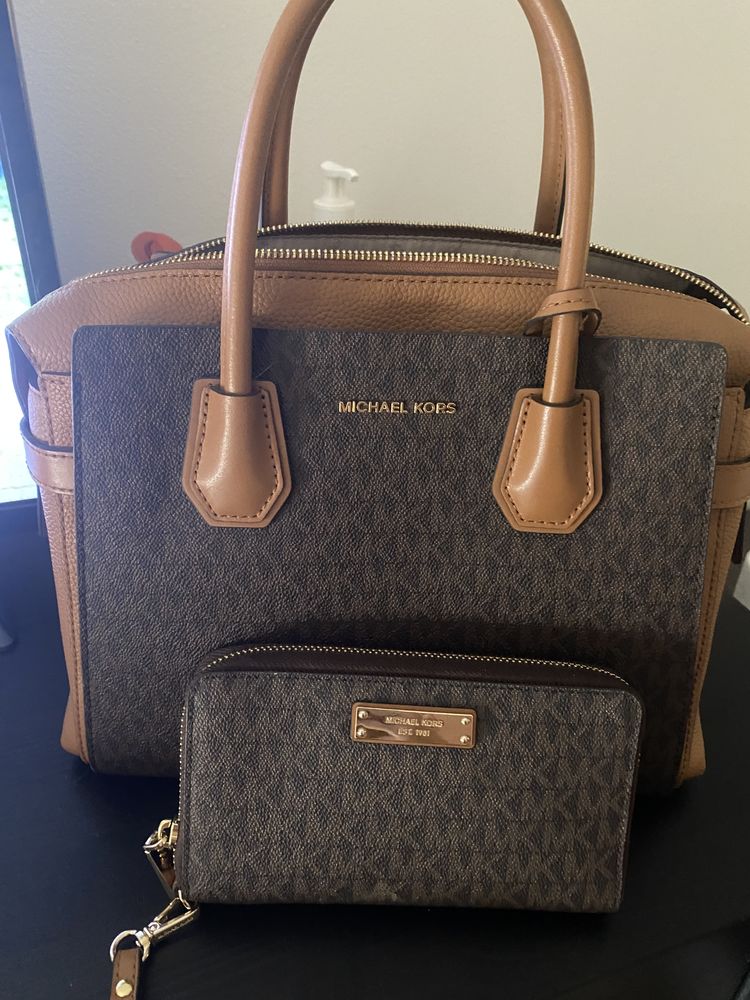 Sac � main mickael kors avec son sac a main en tr�s bon etat 0 Chaville (92)