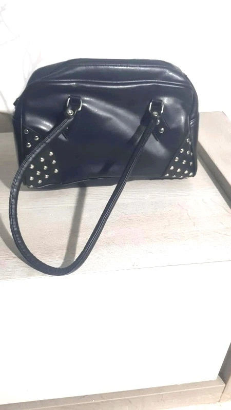 Sac � main noir 10 �pinay-sur-Seine (93)