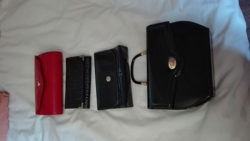 SAC a MAIN ET POCHETTES - UN LOT 5 Charny (77)