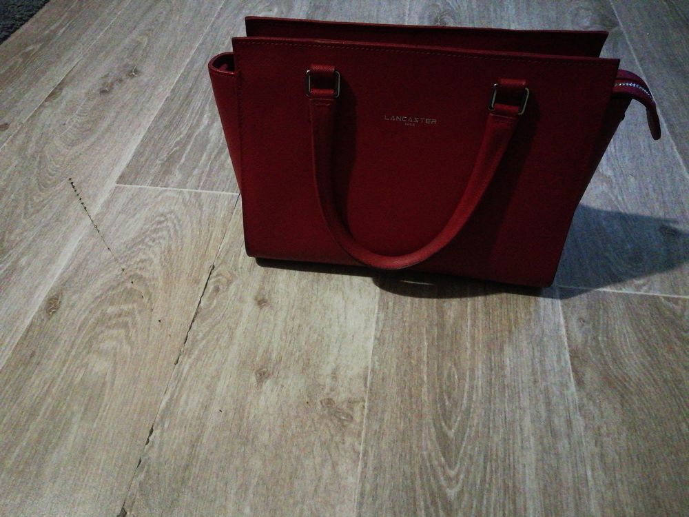 Sac � main rouge Lancaster 100 Lille (59)