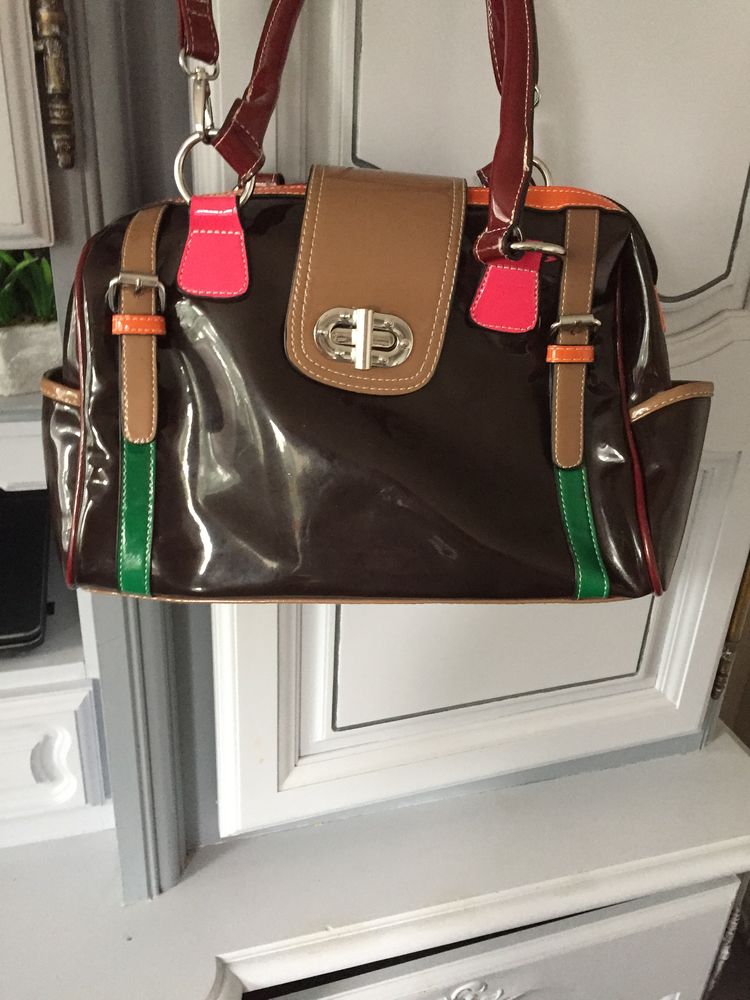 sac  main vernis 8 Verri�res-le-Buisson (91)
