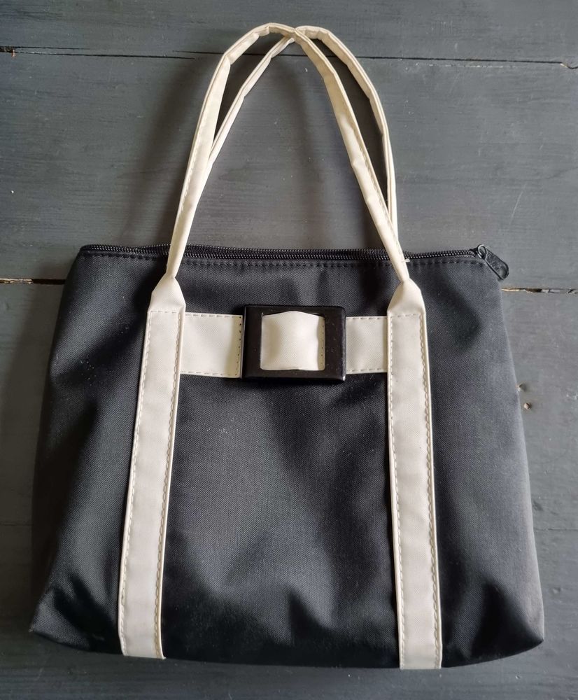 Sac � main vintage
8 Ch�tillon-sur-Thouet (79)