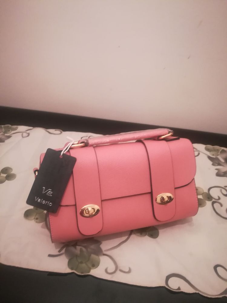 Sac � main 28 Paris 12 (75)