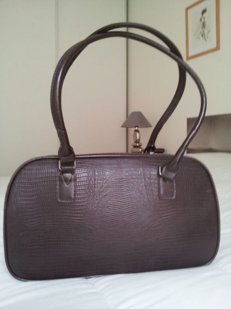 SAC A MAIN 20 Maisons-Alfort (94)