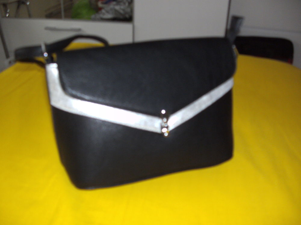 SAC A MAIN 25 Lambersart (59)