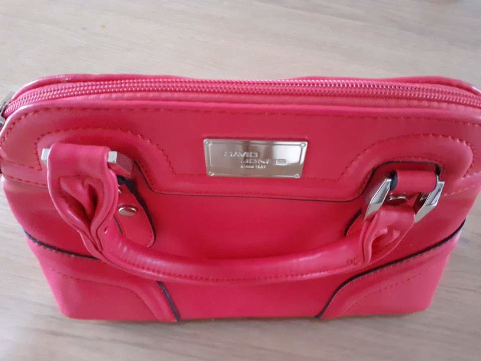 sac � main 18 Bezons (95)