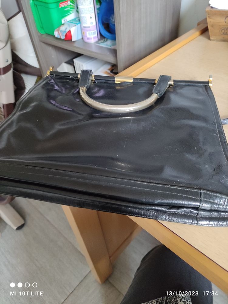 sac � main 30 Stenay (55)