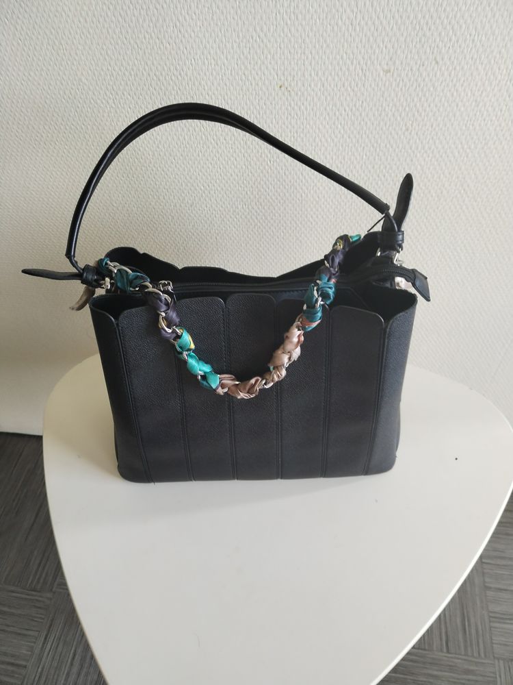 sac � main 8 Maisons-Alfort (94)