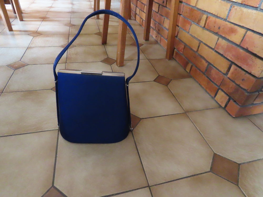 Sac � main 6 Le Crest (63)