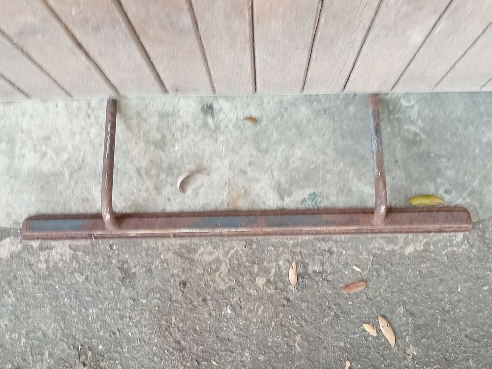 2 mains courantes en fer 30 Le Tignet (06)