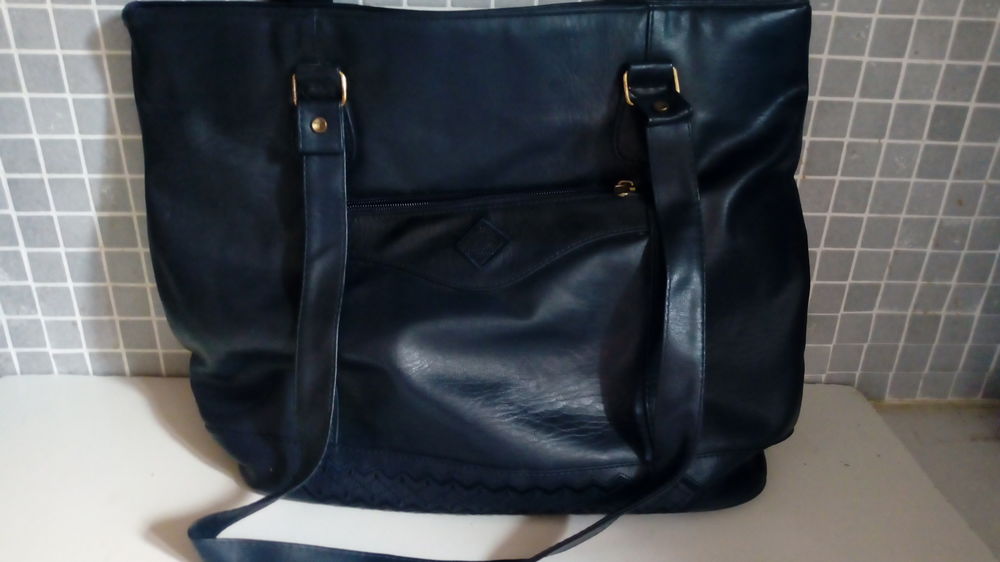 Sac � mains en cuir 20 Voulx (77)