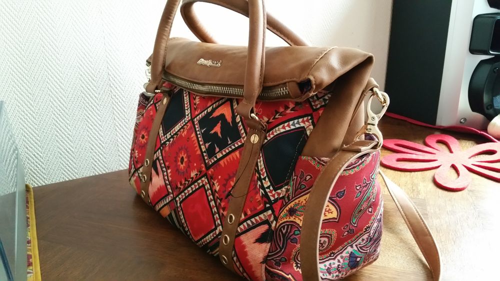Sac � mains marque DESIGUAL 35 Paris 15 (75)