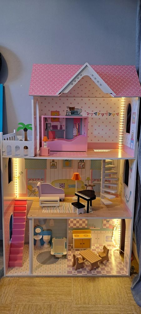 maison de poup�e 50 Mirabeau (04)