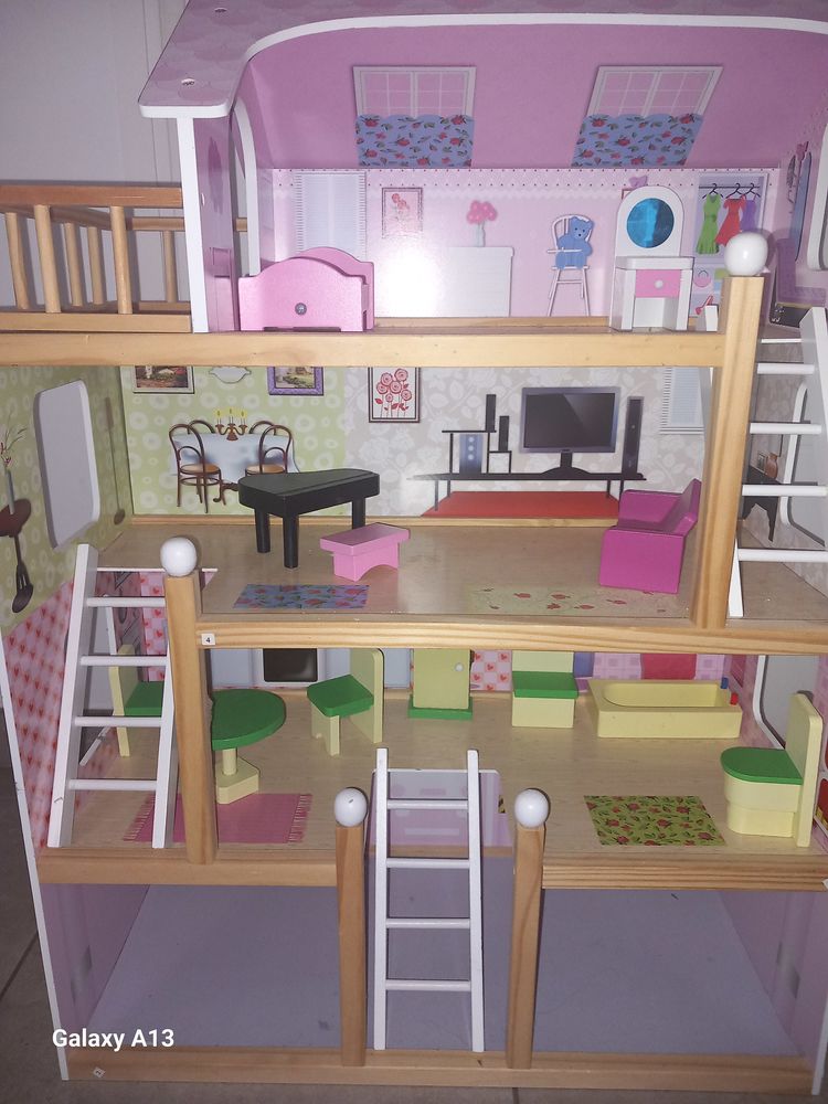 Maison de poup�es 35 Ch�teauneuf-sur-Is�re (26)