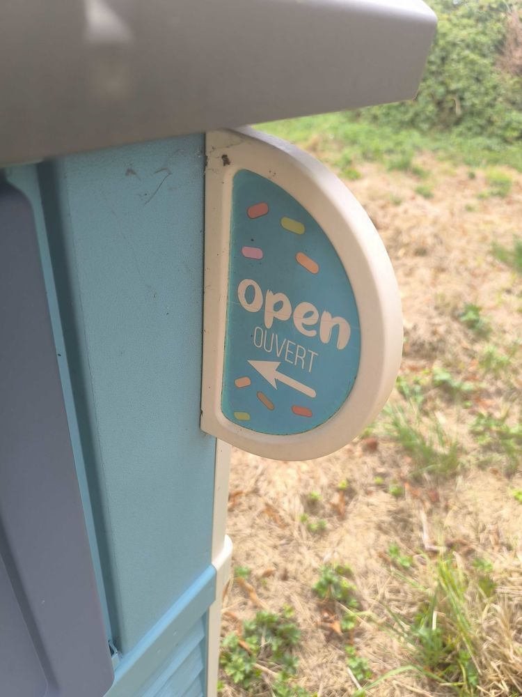 Maison Smoby marchand de glaces 15 Saint-L�on-sur-l'Isle (24)