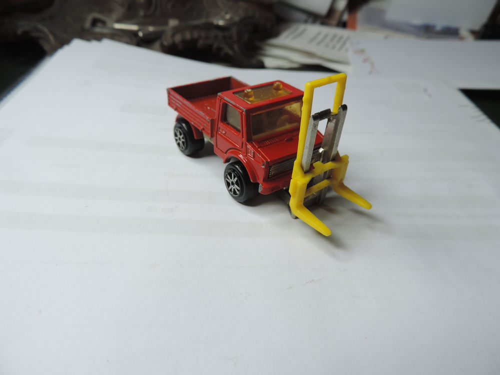 MAJORETTE - UNIMAG CAMION MERCEDES ELEVATEUR - 1/82 �me. 12 Albi (81)