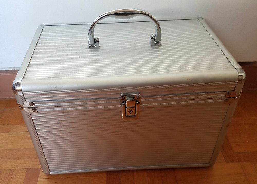 MALETTE  ALU 30cm-20cm-20cm 10 Cachan (94)