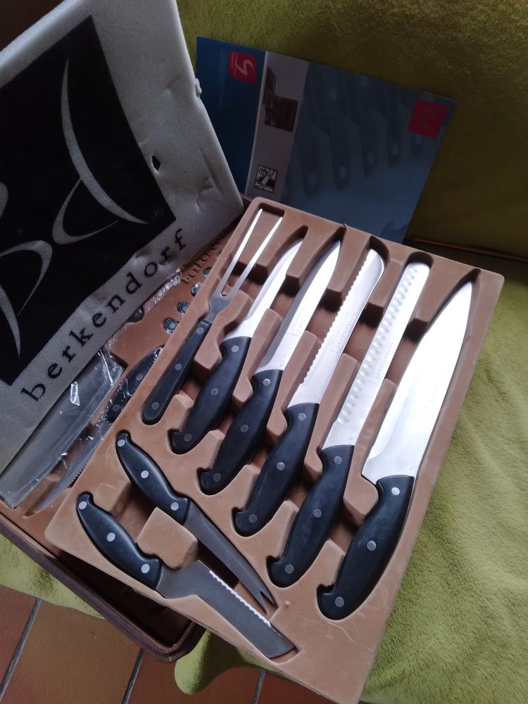 Malette de couteaux 24 pi�ces, marque Berkendorff 195 Montr�al (32)