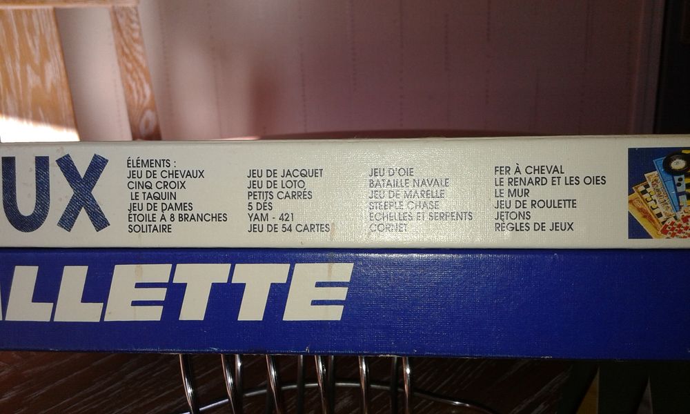 MALETTE  DE JEUX DE SOCIETE  
BLU-JEAN 50 Saint-Orens-de-Gameville (31)