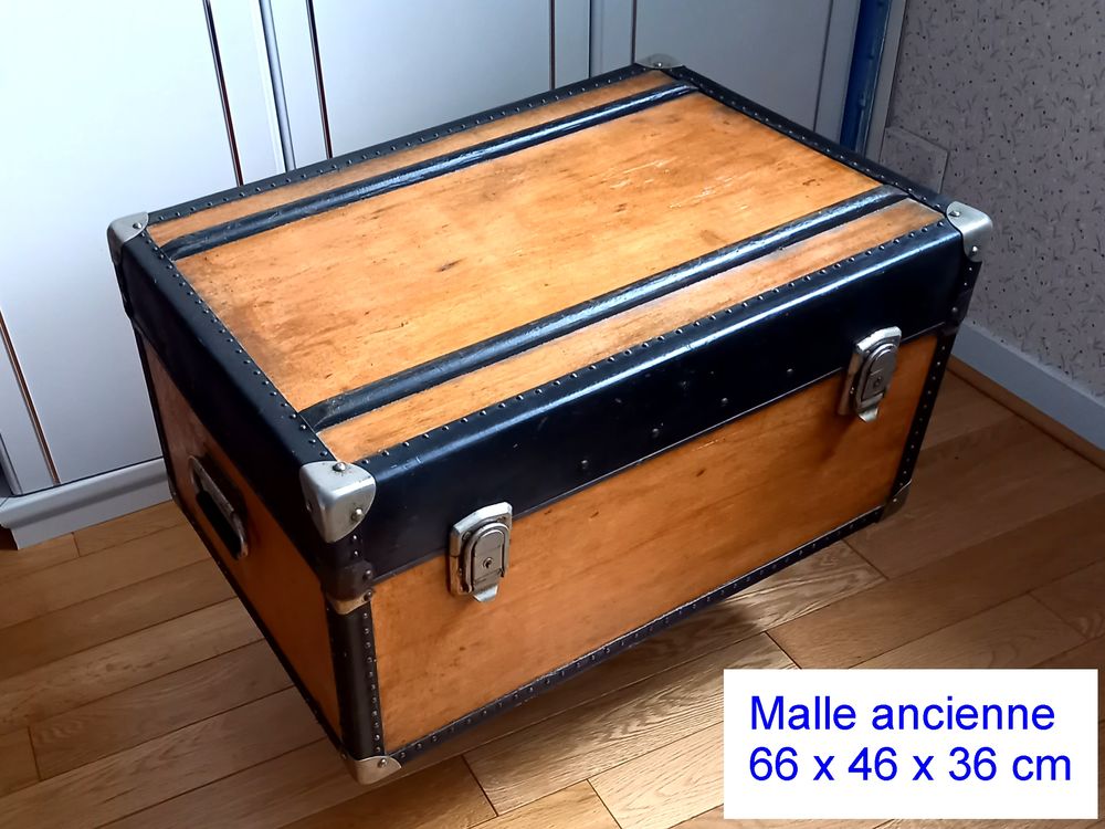 MALLE ANCIENNE RESTAUR�E BOIS 66x46x36 CM - INT. TAPISSE TBE 120 Versailles (78)
