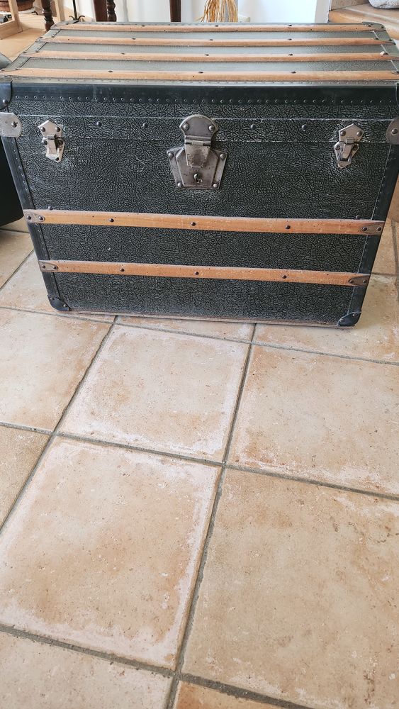 Malle ancienne 45 Caromb (84)