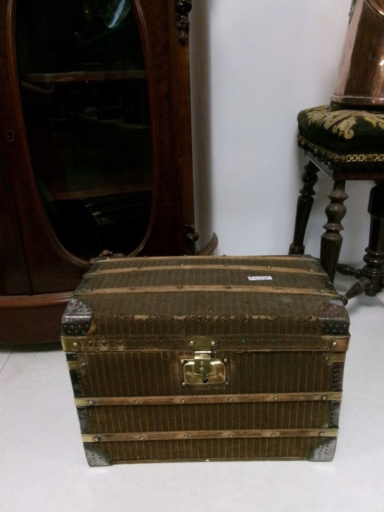 Malle de poup�e ancienne 110 Ch�teau-l'�v�que (24)