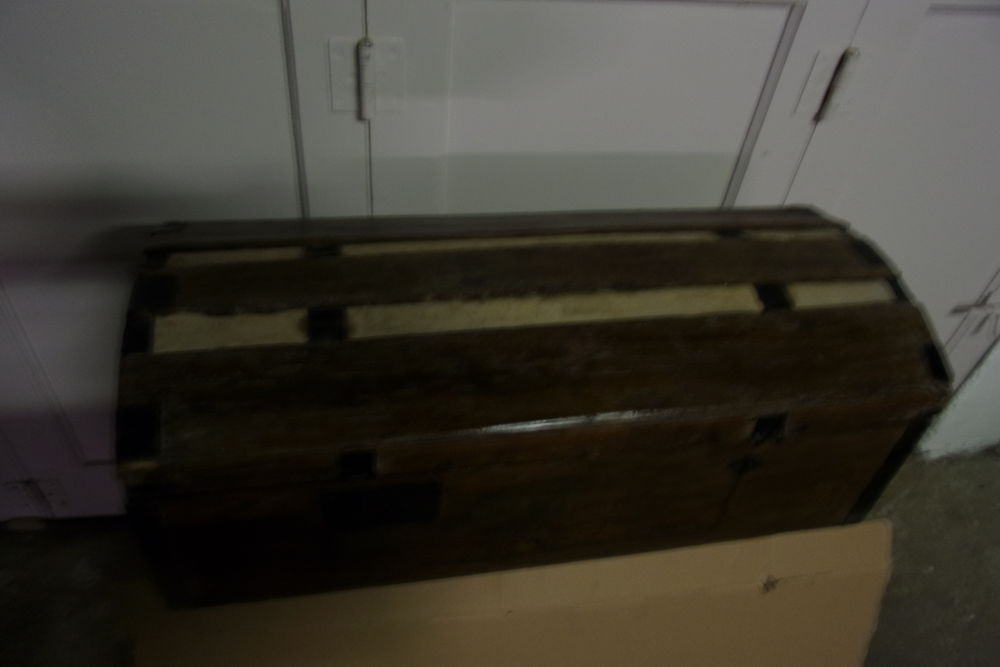 Malle rustique  en bois et cuir 60 Maury (66)