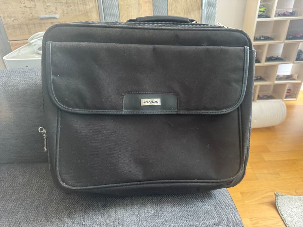 Mallette pour PC 15 pouces maxi 30 Lyon 1 (69)