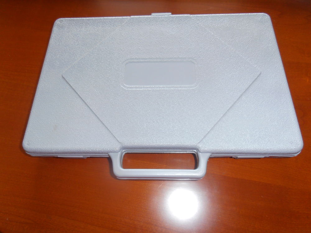 Mallette de superbes couteaux (17) 50 Tours (37)