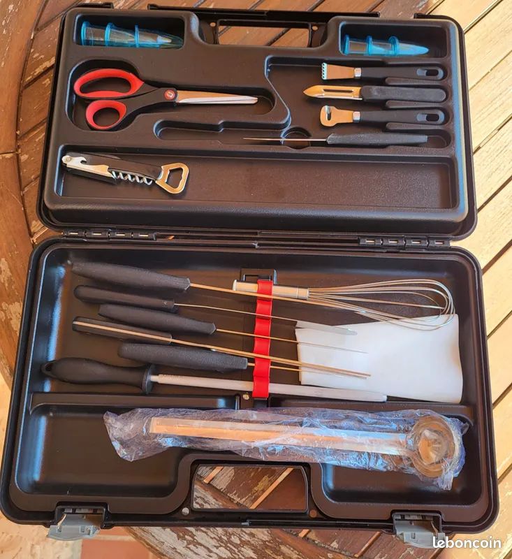 Mallette d'Ustensiles de Cuisine 
150 Peypin (13)
