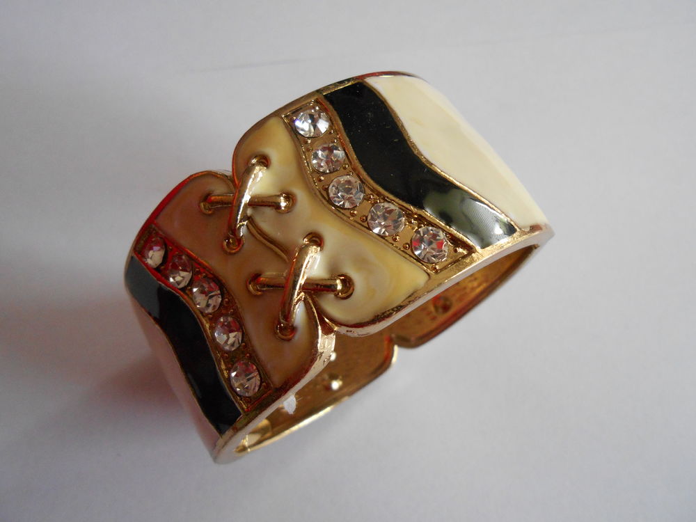 MANCHETTE BRACELET 12 Chevigny-Saint-Sauveur (21)