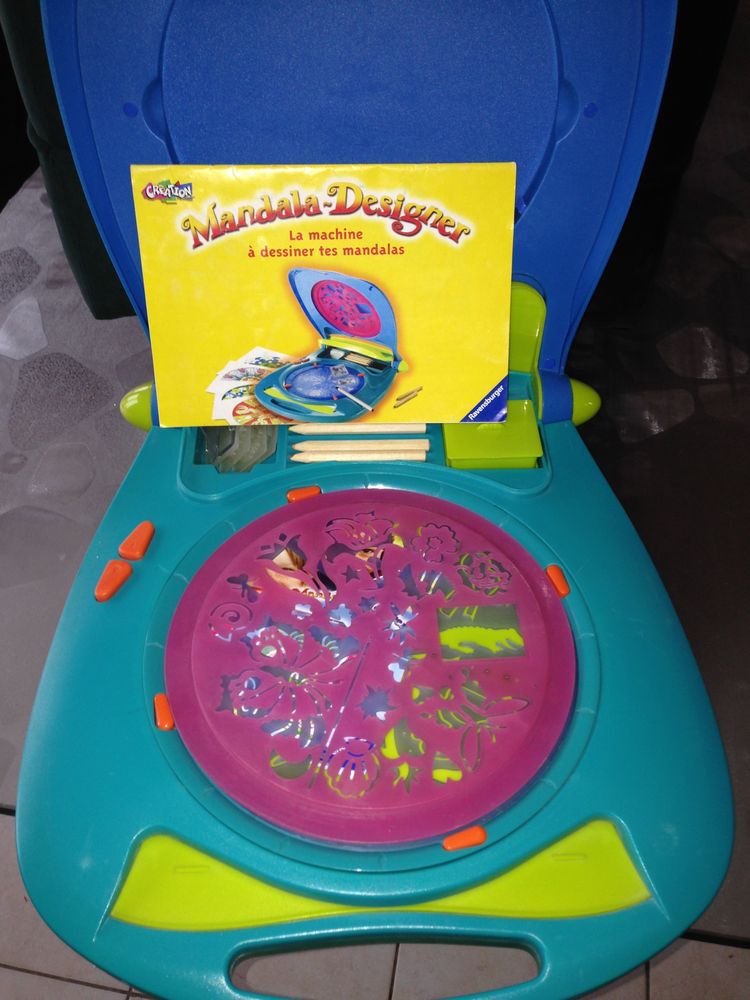 JEU MANDALA-DESIGNER. 12 Saint-Vallier (71)