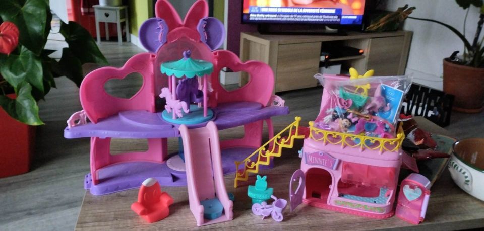 manege et magasin de glaces plus personnages et accessoires 10 Cou�ron (44)