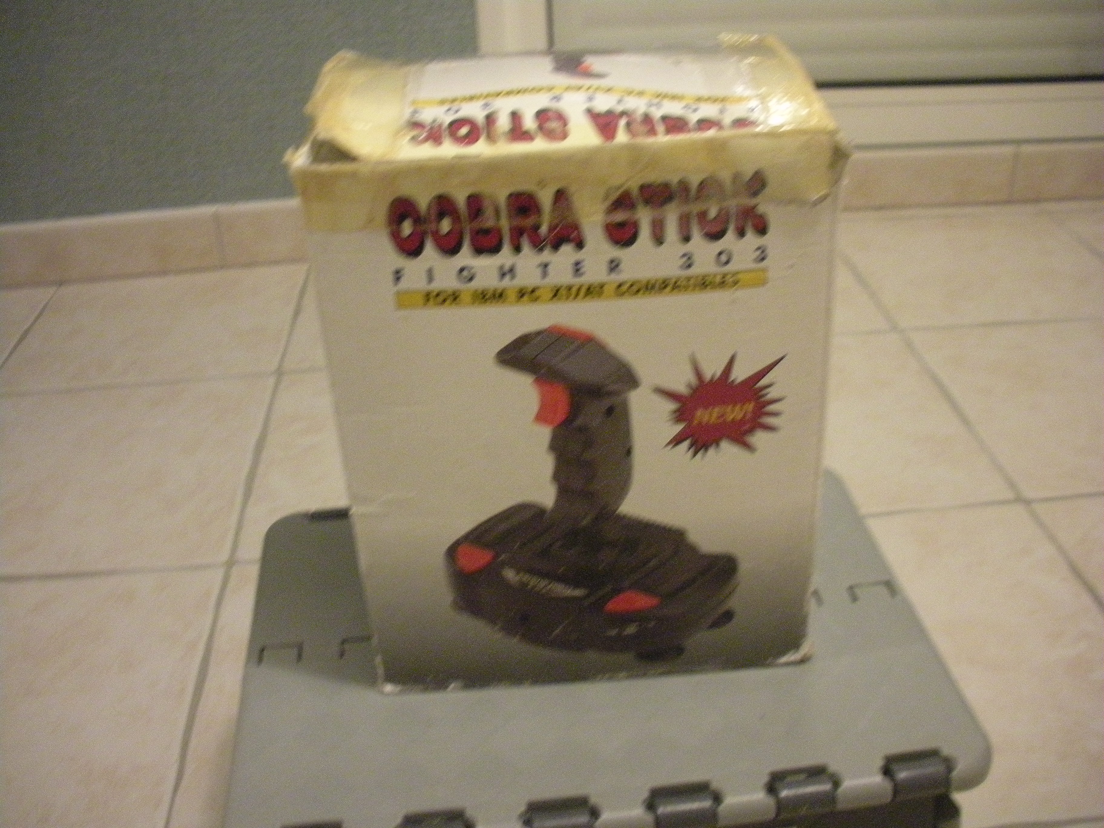 Manette de jeux analogique 10 Savign�-sur-Lathan (37)