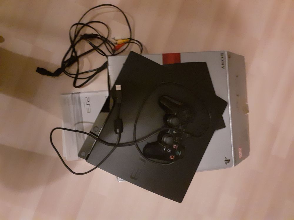 PS3  + 1 manette 0 Vernouillet (28)