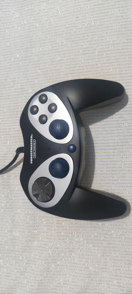 Manette de PC 5 Asni�res-sur-Seine (92)