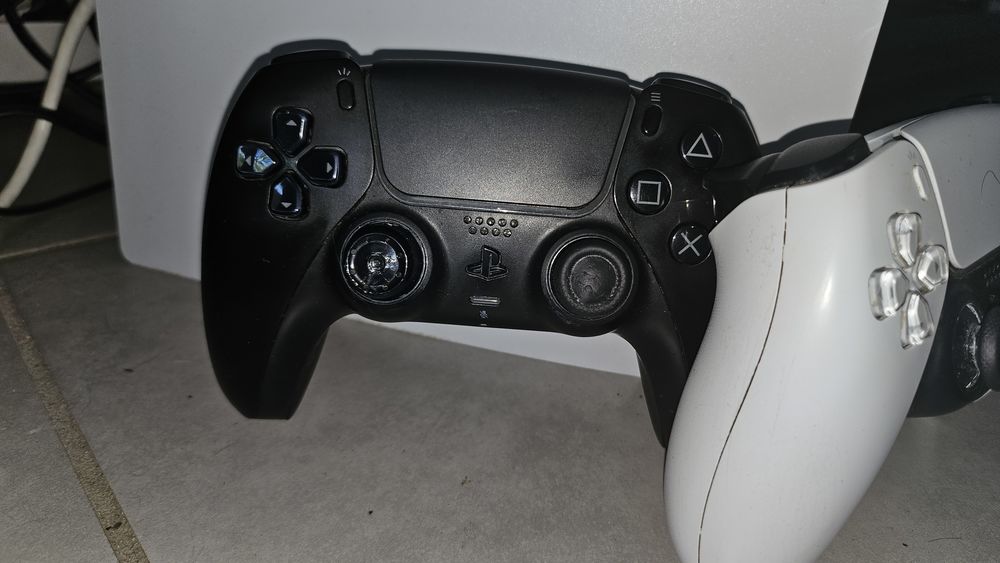 Ps5 + 2 manettes + casque sony+ t�l� gaming 600 Tournefeuille (31)