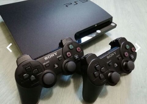 PS3 120 Go + 2 manettes 75 Maz� (49)