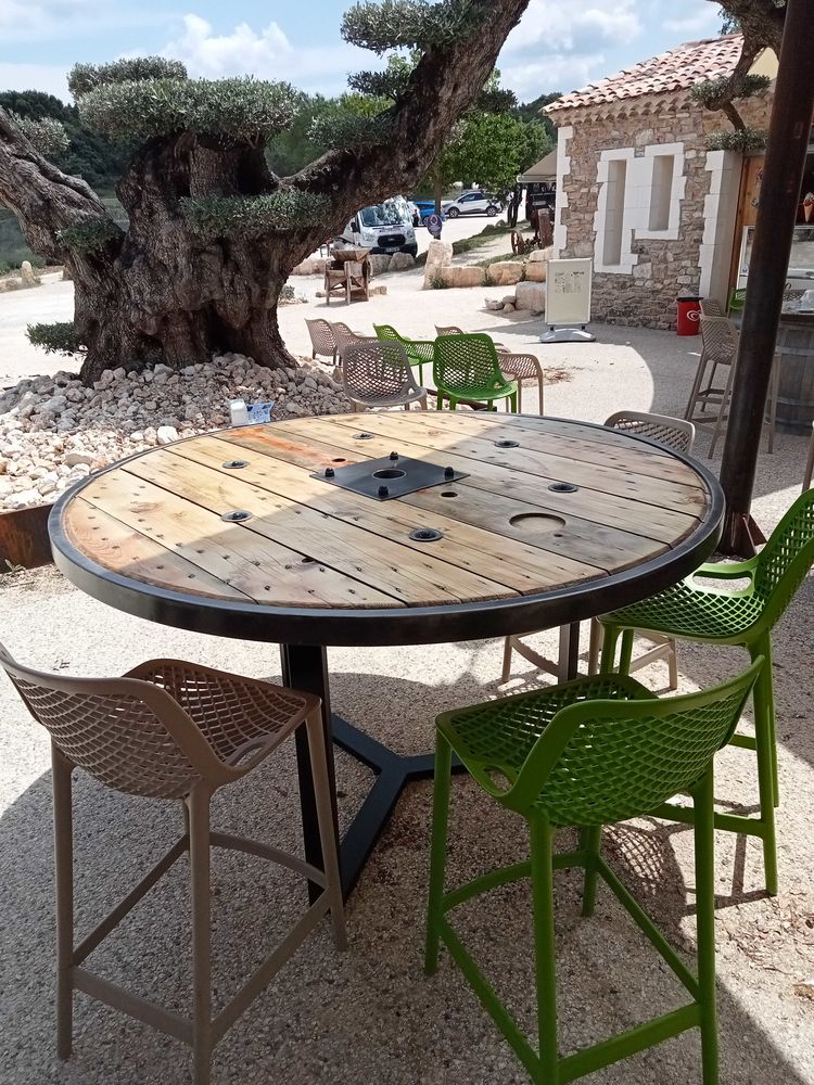 mange Debout avec plateau touret et pieds sur mesure en �toile 1 Villeneuve-de-Berg (07)