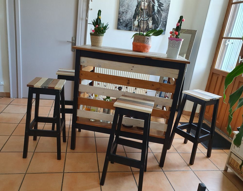 Bar mange debout + 4 tabourets 150 Caz�res (31)