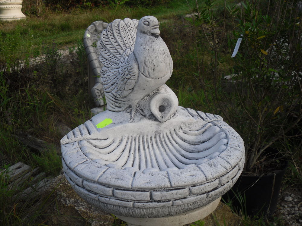 MANGEOIRE / ABREUVOIR OISEAUX en pierre STATUES   DIVERSES 69 Boucagn�res (32)