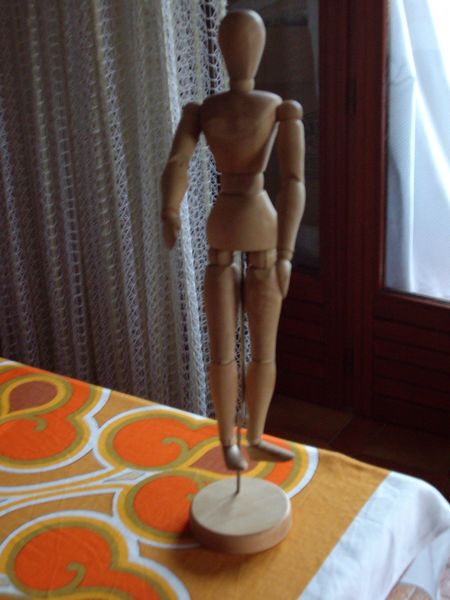 Mannequin en bois, neuf � 3 � 3 Bouxwiller (67)