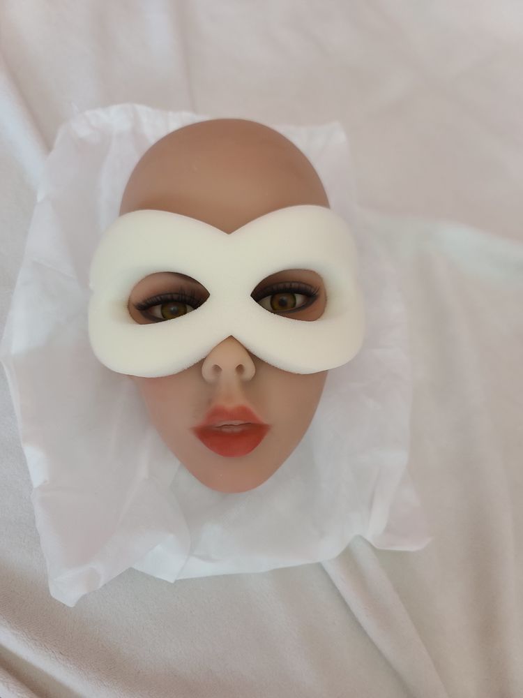 Mannequin femme hyper r�aliste 990 Amiens (80)