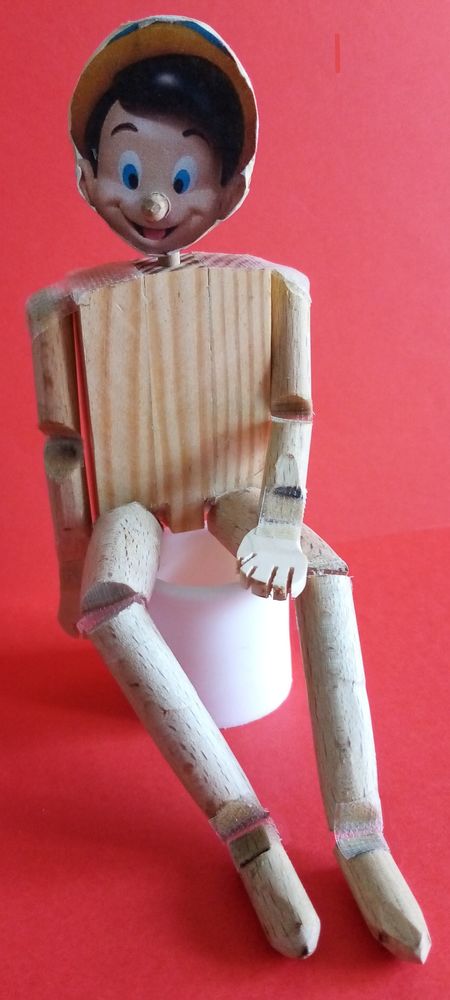 Mannequin -marionnette de Pinocchio
32 Nantes (44)