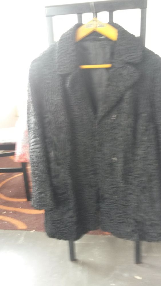 MANTEAU  ASTRAKAN taille 40/42 60 Villers-l�s-Nancy (54)