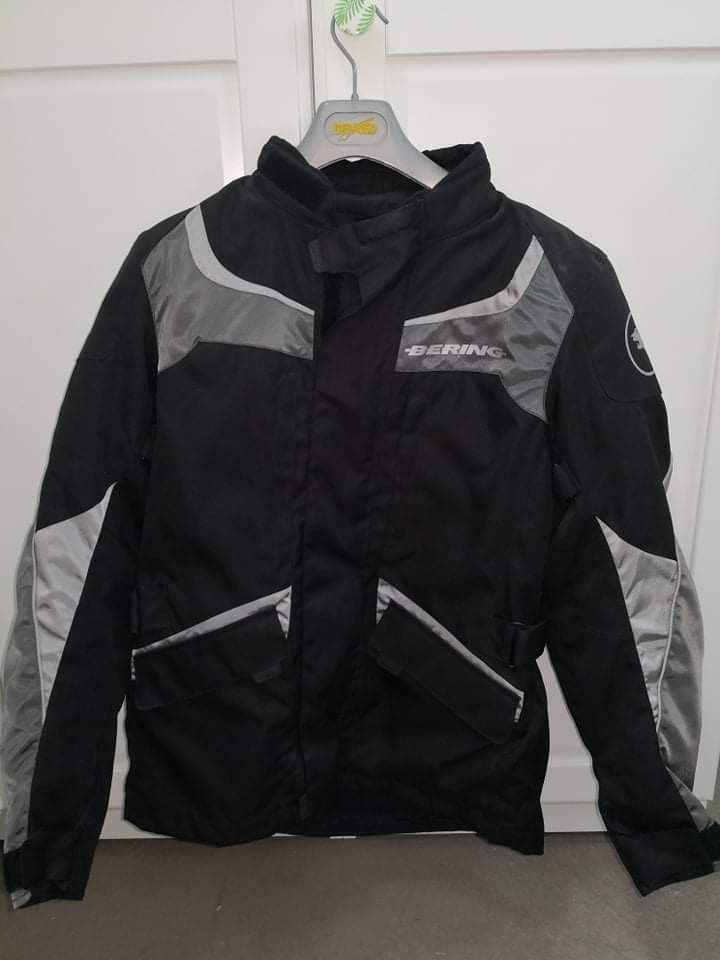 Manteau bering moto proche du neuf taille s 50 Rouen (76)