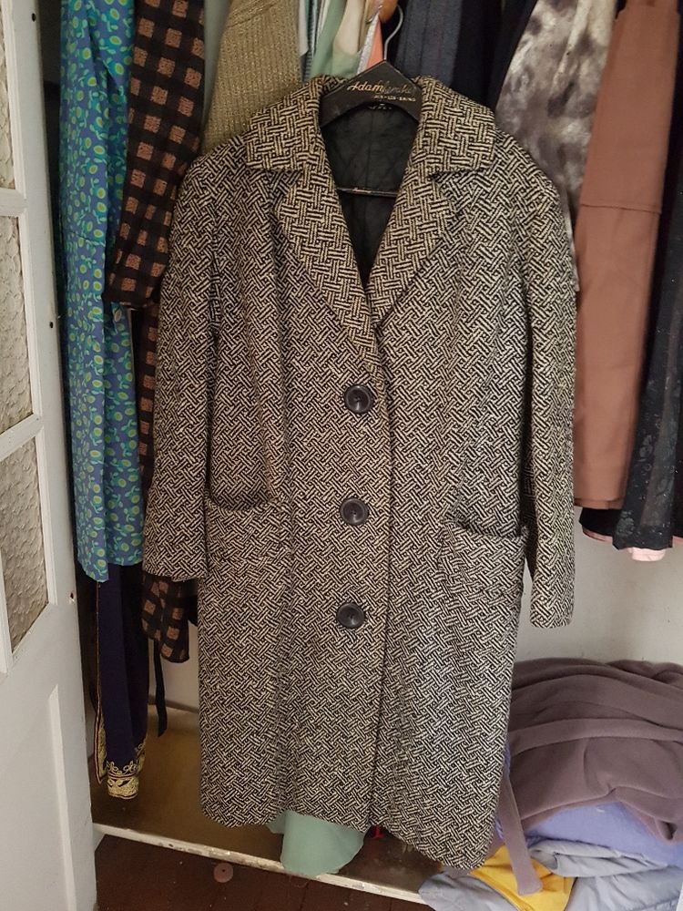 Manteau blanc et noir en laine � forme g�om�trique, vintage 10 Mouxy (73)