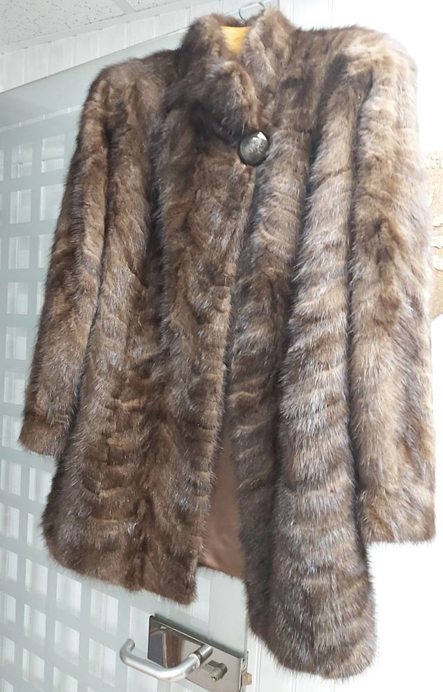 Manteau Et Chapeau Fourrure 380 Coupvray (77)